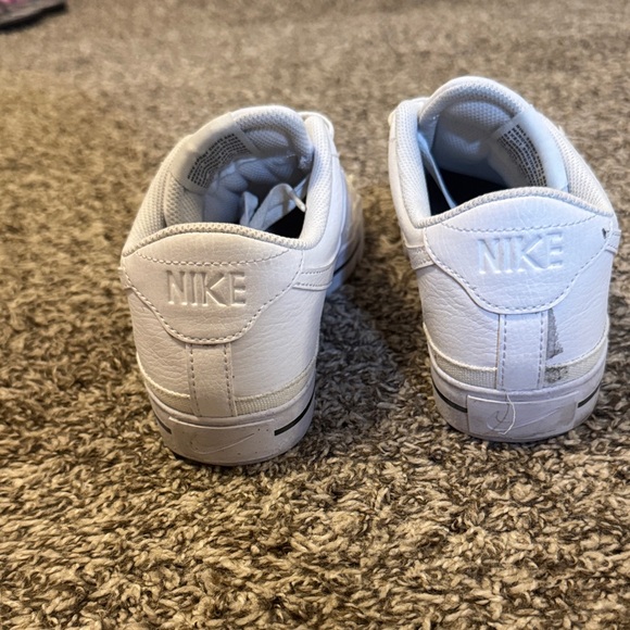 Men’s Nike court legacy - Picture 5 of 8